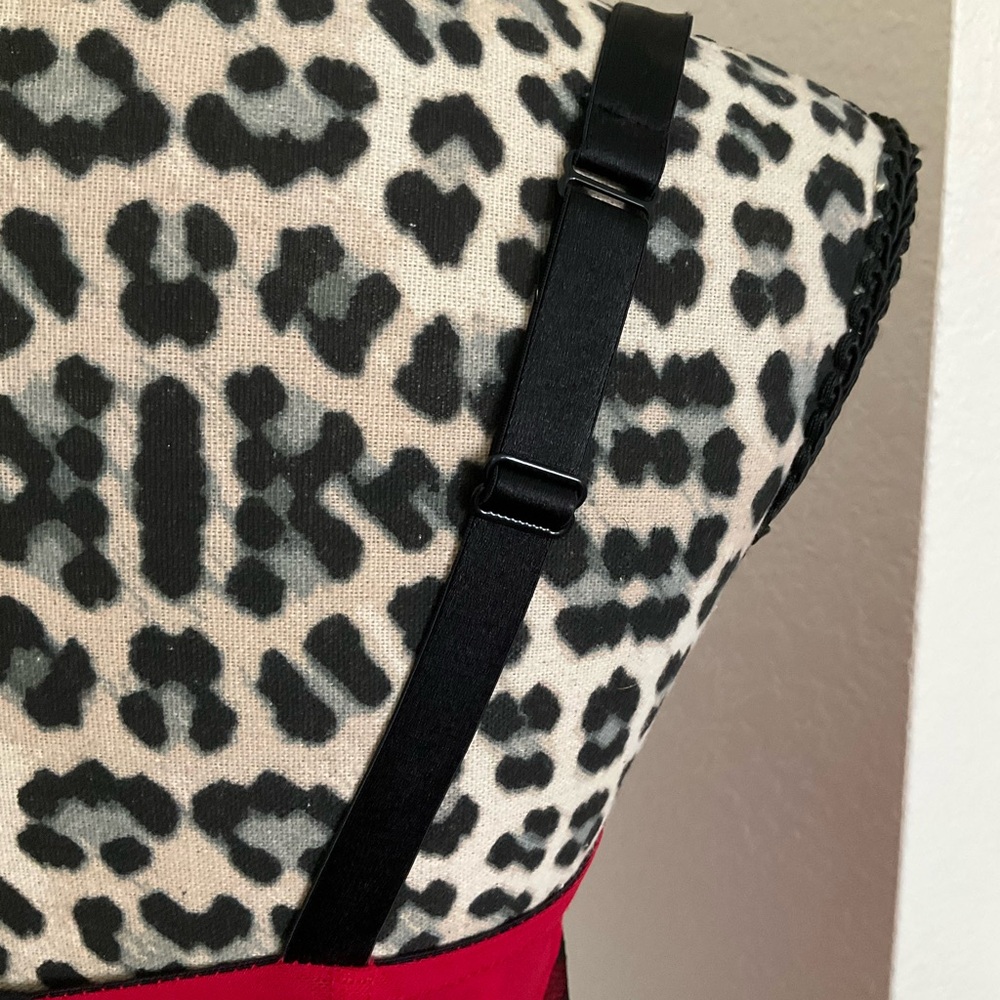 Cacique Red and Black Lace Bra - Picture 13 of 13